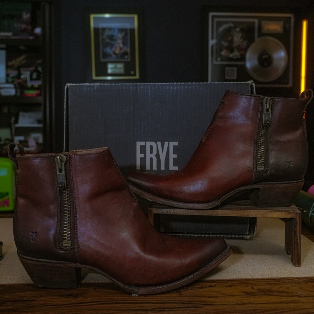Frye Rich Brown Leather Ankle Boots - Picture 4 of 8